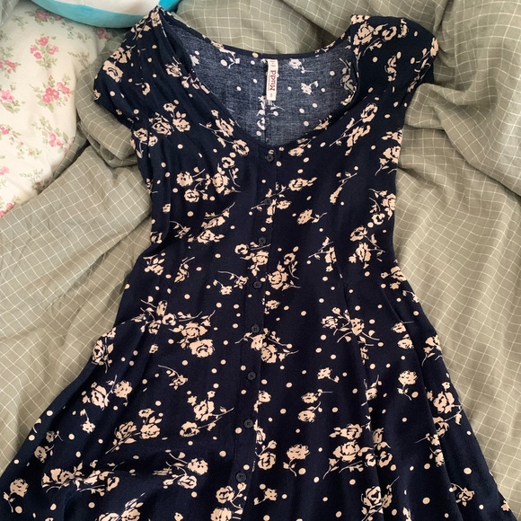 DARK BLUE/BLACK FLORAL DRESS - Picture 1 of 2